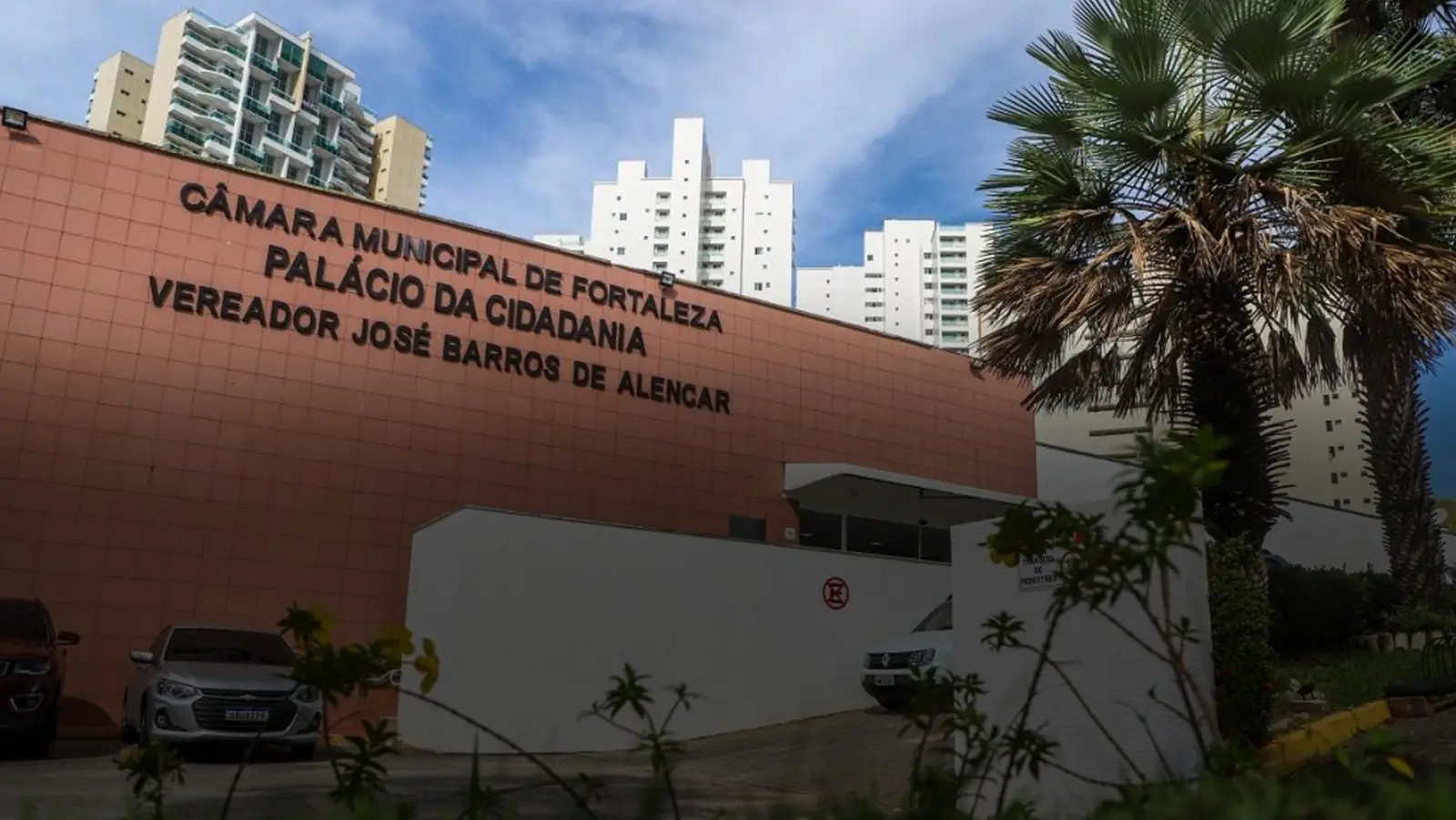 Imagem da notícia: Apenas três vereadores de Fortaleza foram eleitos com mais de 50% dos votos no mesmo bairro, em 2020