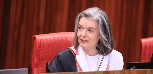 Imagem da notícia: Três pontos para entender a relevância de Carmen Lucia à frente do TSE nas eleições de 2024