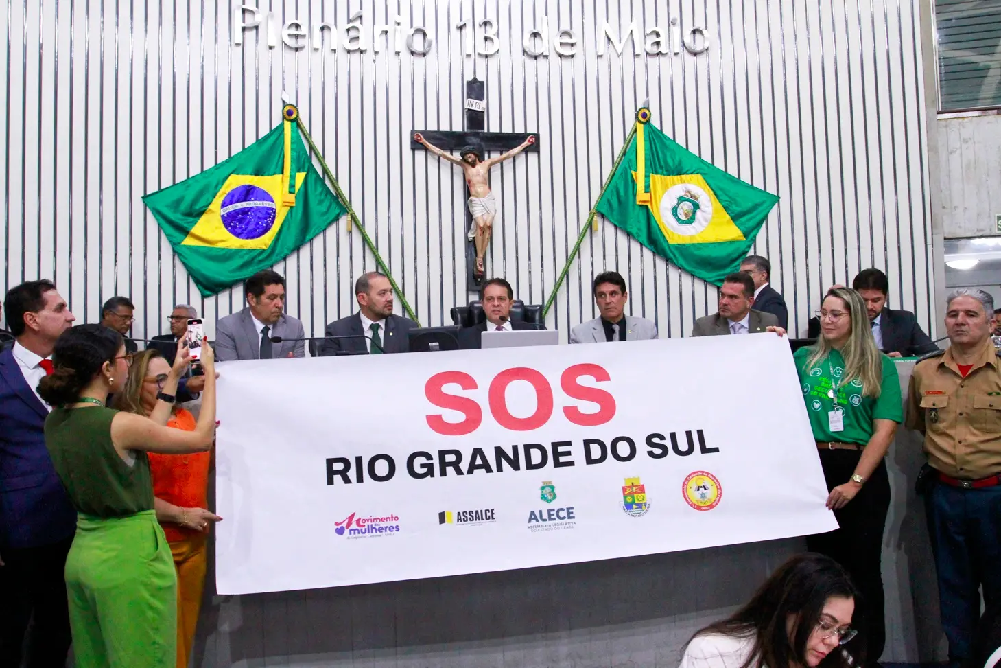 Imagem da notícia: Assembleia Legislativa do Ceará se torna ponto de coleta de doações para o RS