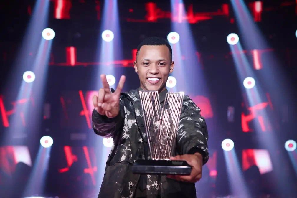 Imagem da notícia: Campeão do The Voice Brasil anuncia pausa na carreira e desabafa sobre falta de vontade para cantar