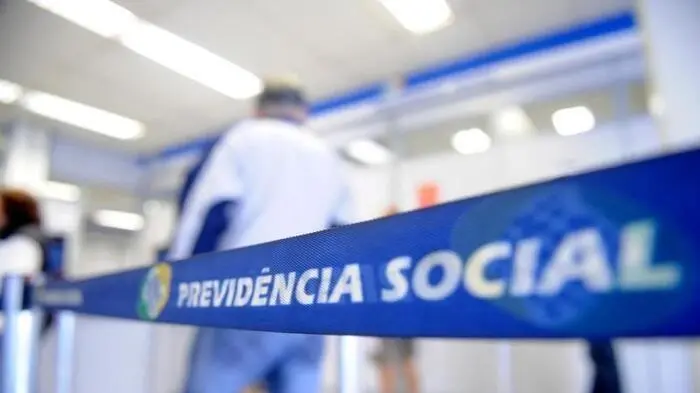 Imagem da notícia: Com cenário alarmante, Ceará tem quase um contribuinte por beneficiário da Previdência Social