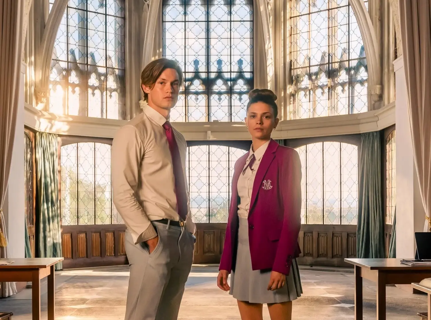 Imagem da notícia: Conheça a série de livros que inspirou Maxton Hall, a nova adaptação do Prime
