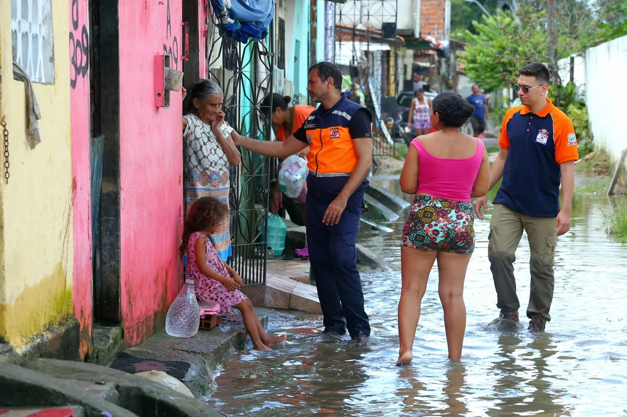 Defesa Civil visitou casas após chuvas intensas