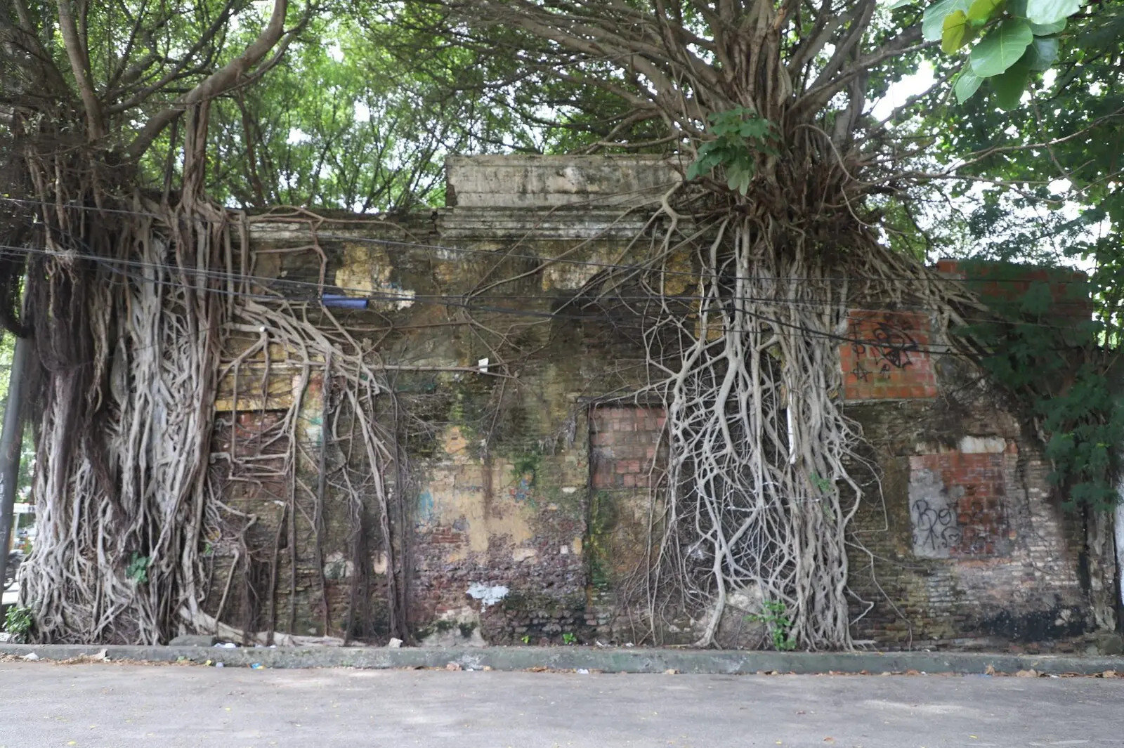 Imagem da notícia: Casarão em Fortaleza erguido por indígenas nos anos 1700 está ‘abandonado’, aponta MPCE