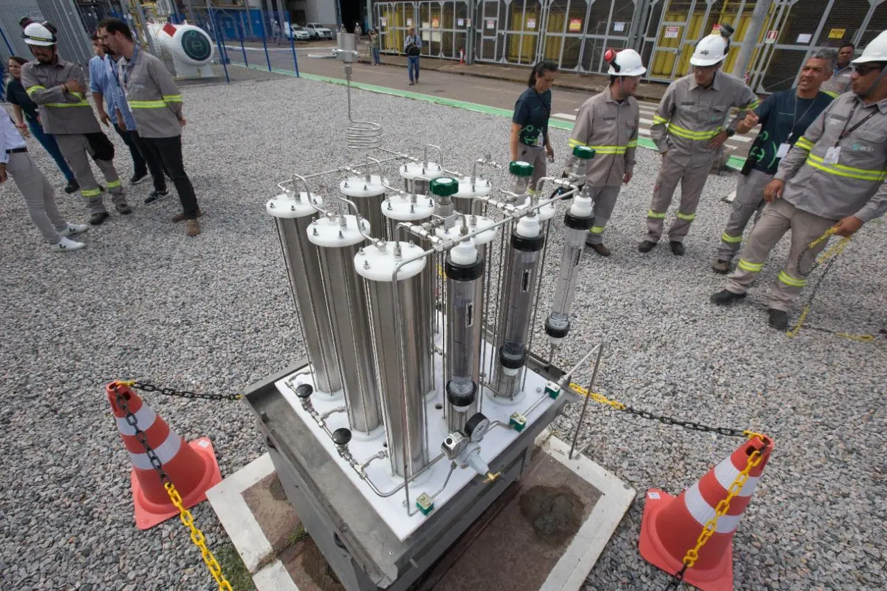 Imagem da notícia: Banco Mundial aprova US$ 6,5 milhões para o Ceará ter centro tecnológico de combustíveis sintéticos no Pecém