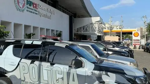 Imagem da notícia: Cinco PMS são presos em Fortaleza por integrar organização criminosa com traficantes