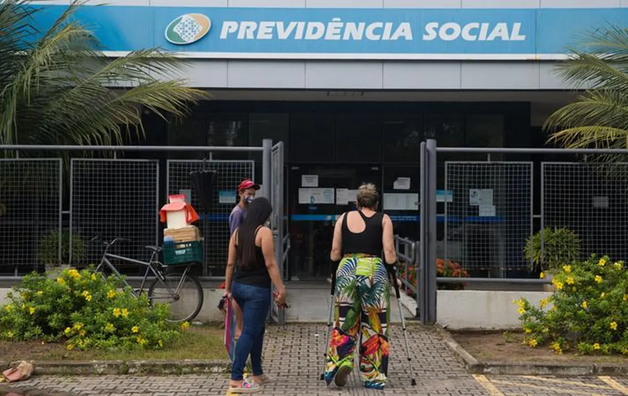Imagem da notícia: Aposentadoria pelo INSS: um cenário cada vez mais distante