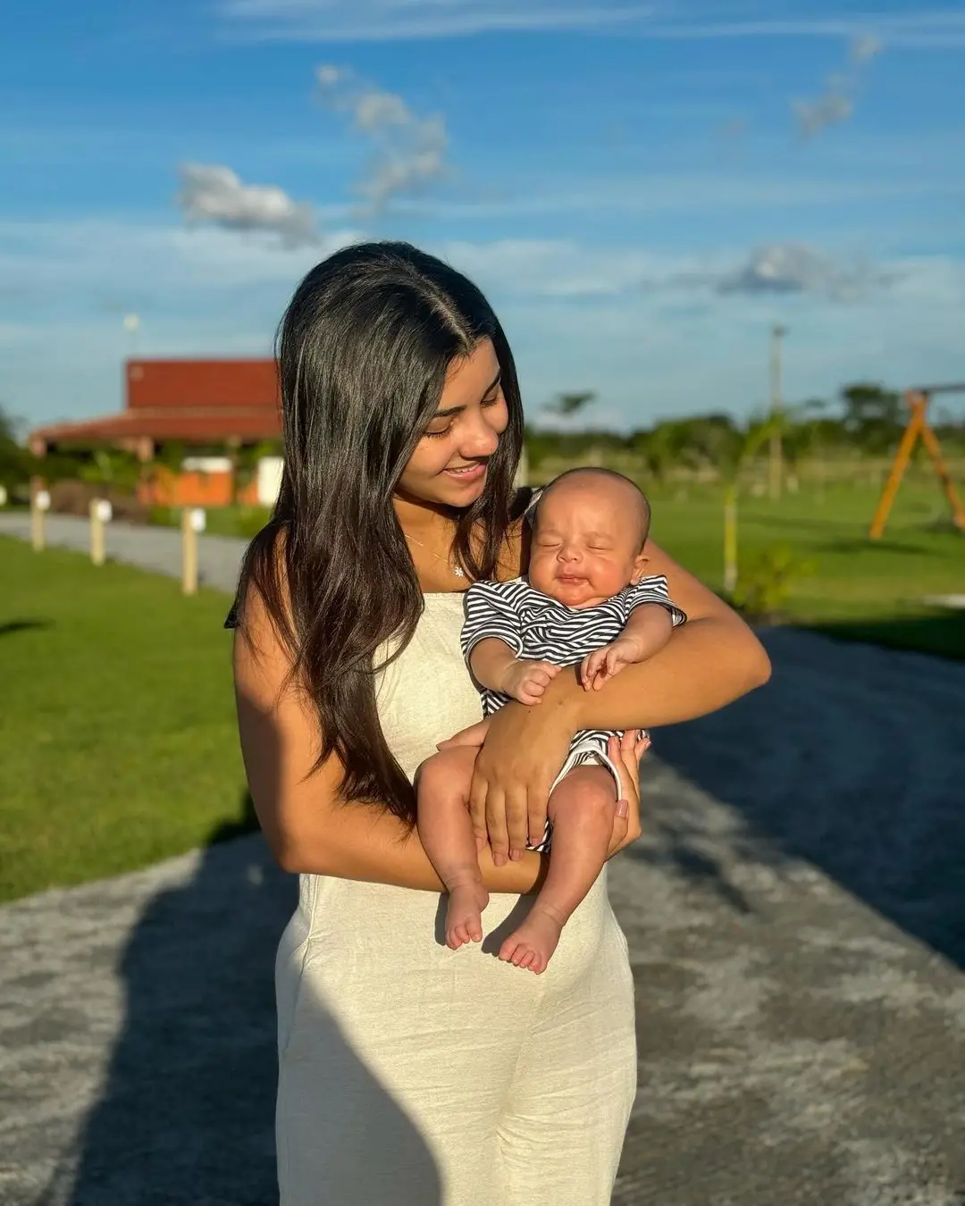 Imagem da notícia: Filho de Ary Mirelle e João Gomes se recupera após internação por bronquiolite