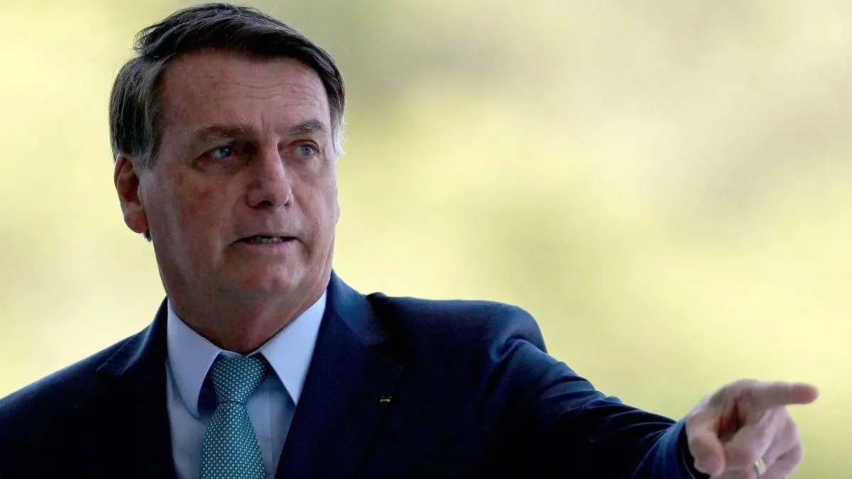 Imagem da notícia: Bolsonaro tem 'quadro infeccioso controlado', diz boletim médico atualizado