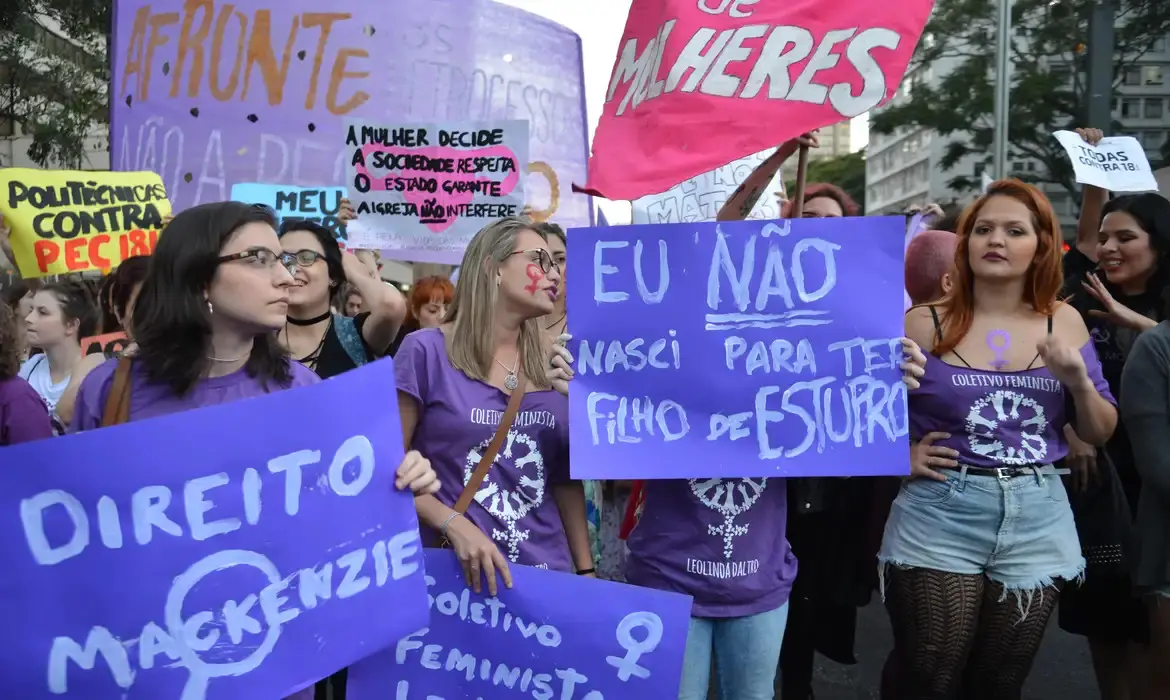 Imagem da notícia: Moraes suspende resolução que dificultava aborto legal decorrente de estupro