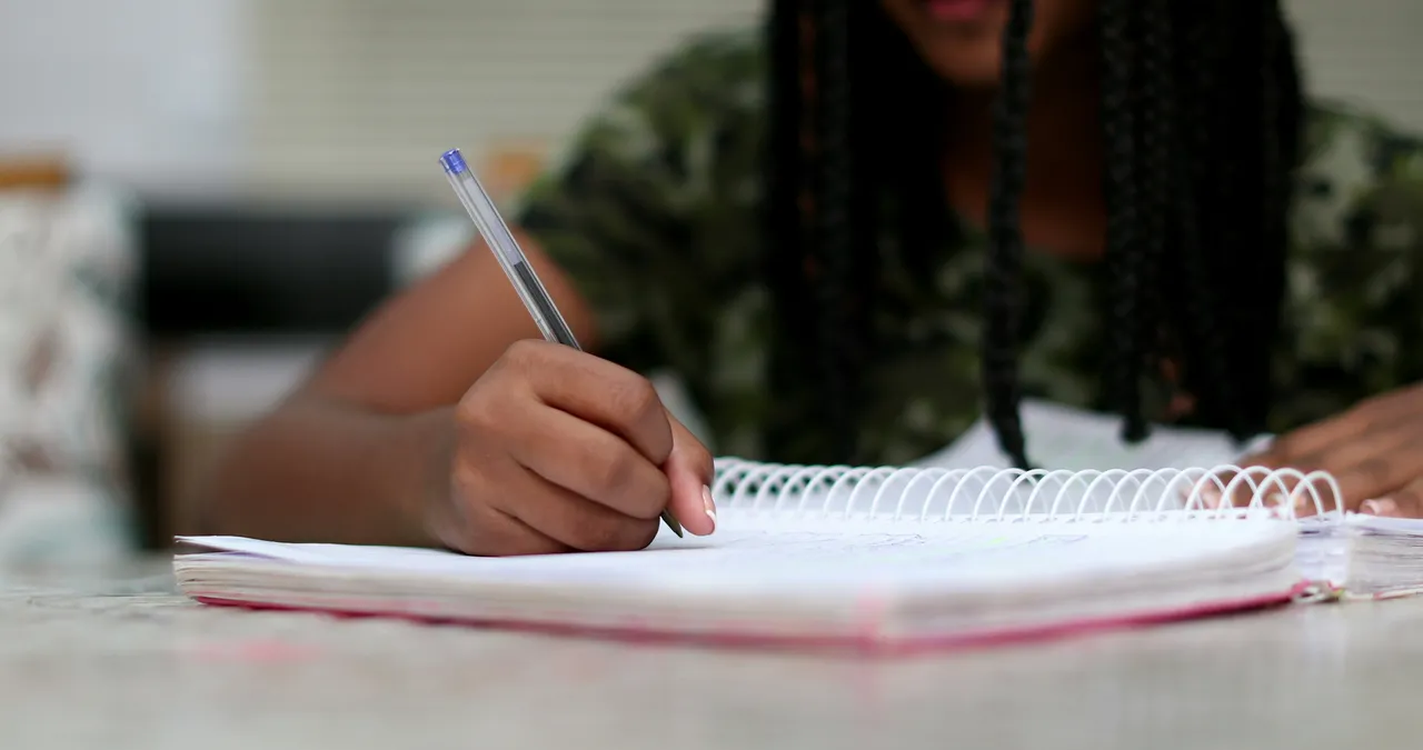 Aprendizado de crianças negras e indígenas pode ser prejudicado pela discriminação