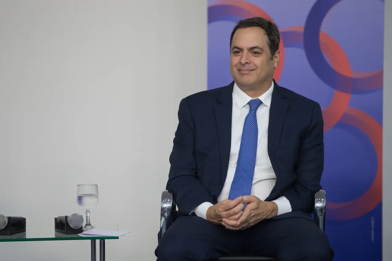 Imagem da notícia: Após anos de turbulência no BNB, Paulo Câmara pacifica gestão e leva banco a recordes