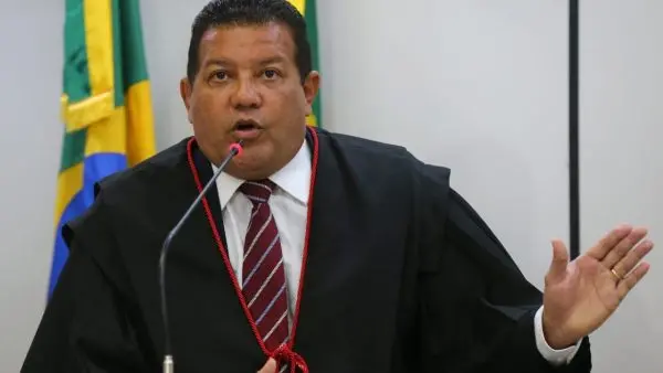 Imagem da notícia: Presidente do TRE-CE vai apresentar inovações na legislação eleitoral no Seminário de Gestores 2024