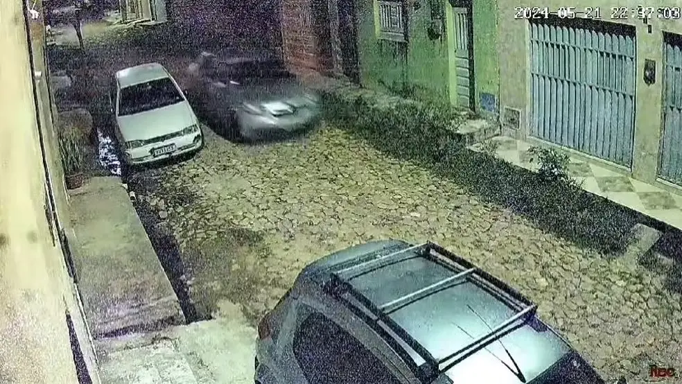 Imagem da notícia: PM de folga é baleado de após tentativa de roubo em Juazeiro do Norte; suspeito morre após confronto