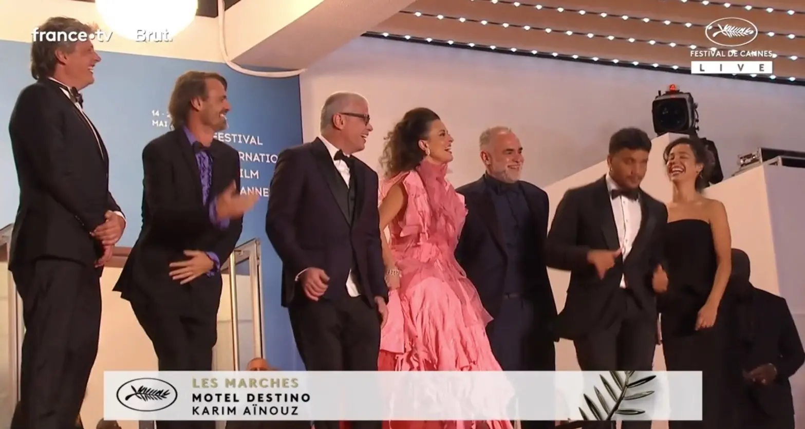 Imagem da notícia: Elenco de filme de Karim Aïnouz dança sucesso de Aviões do Forró no Festival de Cannes