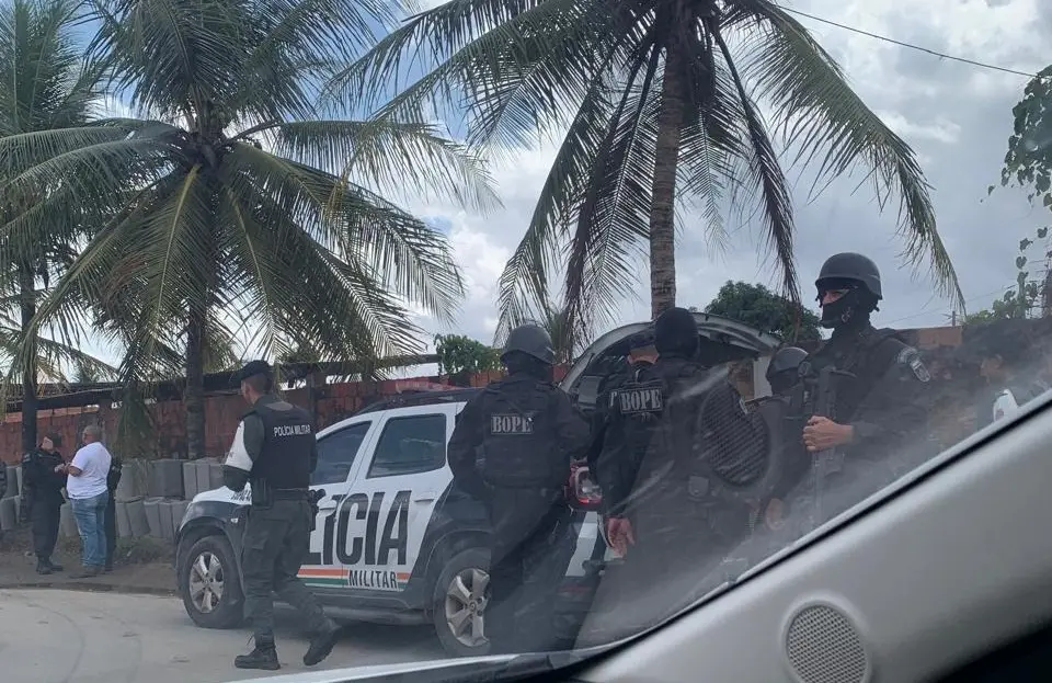 Imagem da notícia: Mulher é resgatada de cárcere privado após marido impedir visita de juizado em Maracanaú