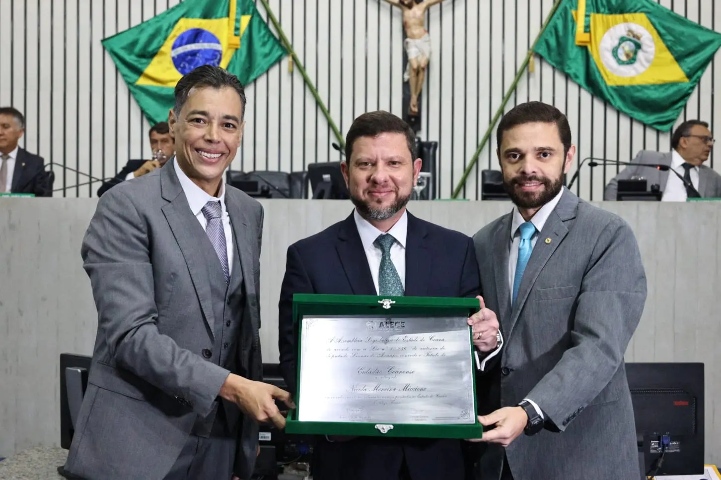 Imagem da notícia: CAPTEI: Secretário da Casa Civil do RJ recebe Título de Cidadão Cearense