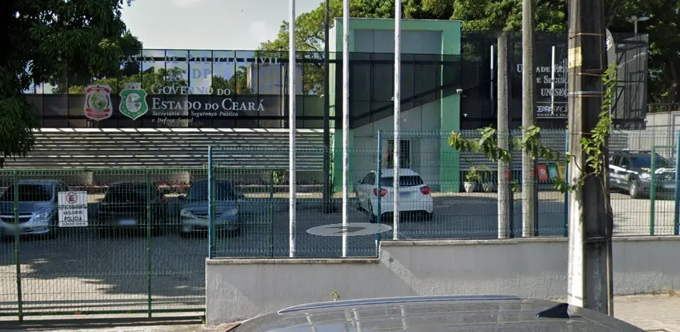Imagem da notícia: Dois PMs têm armas roubadas e são amarrados e torturados por criminosos no Ceará