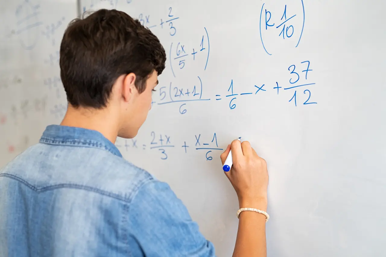 Imagem da notícia: Mais da metade dos alunos do CE terminam Ensino Fundamental com aprendizado ‘crítico’ em Matemática
