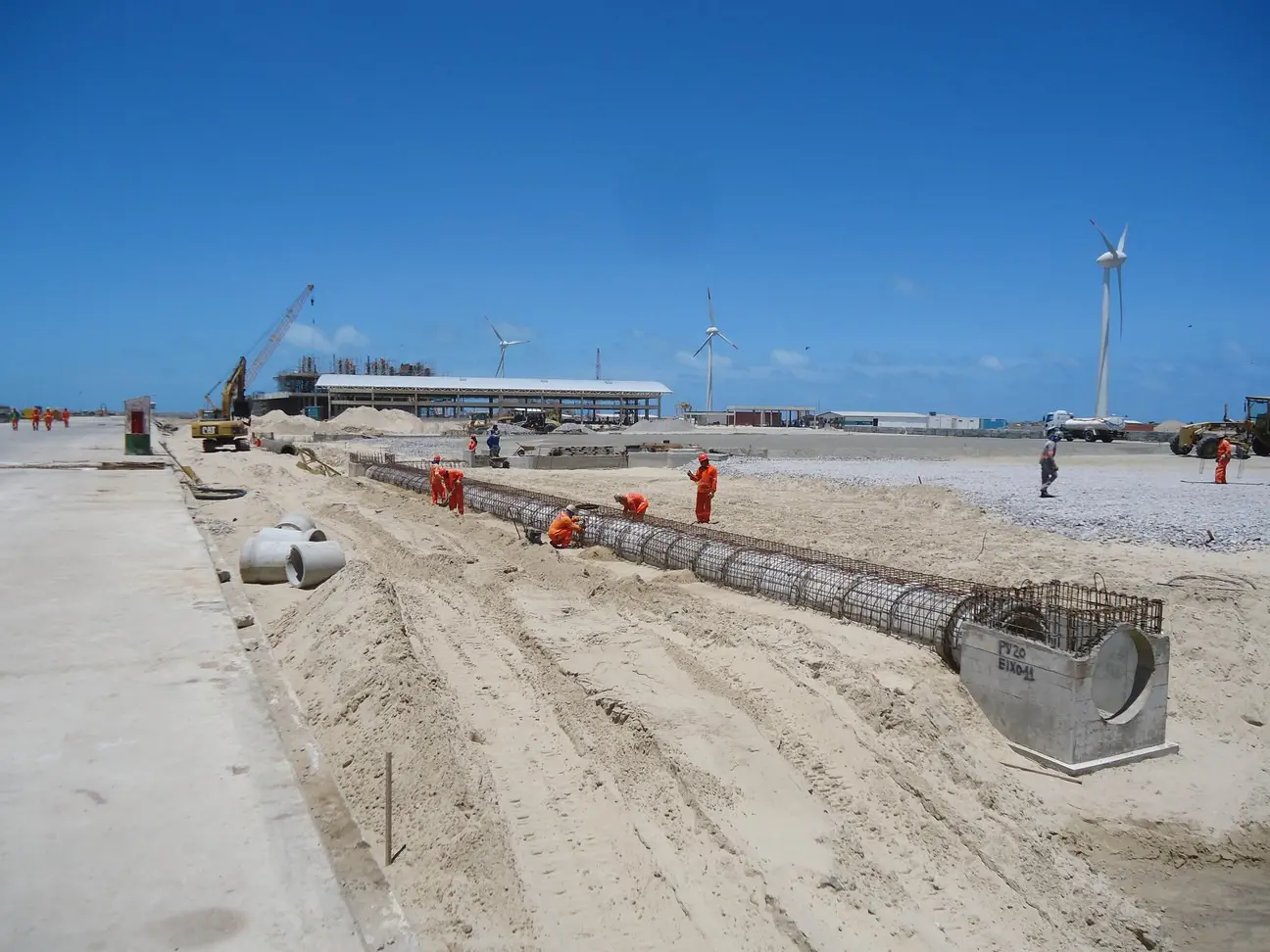 Obras em maio de 2014 no Terminal Marítimo de Passageiros do Mucuripe. Equipamento foi inaugurado em junho daquele ano, mas obras só foram concluídas em janeiro de 2015