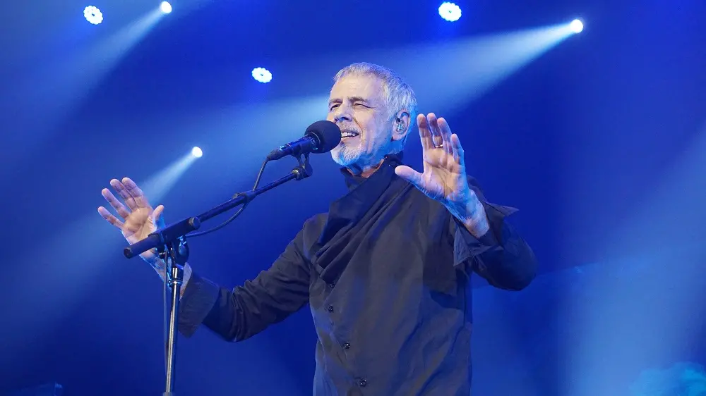 Imagem da notícia: Ritchie celebra 40 anos de 'Menina Veneno' com show gratuito na Estação das Artes