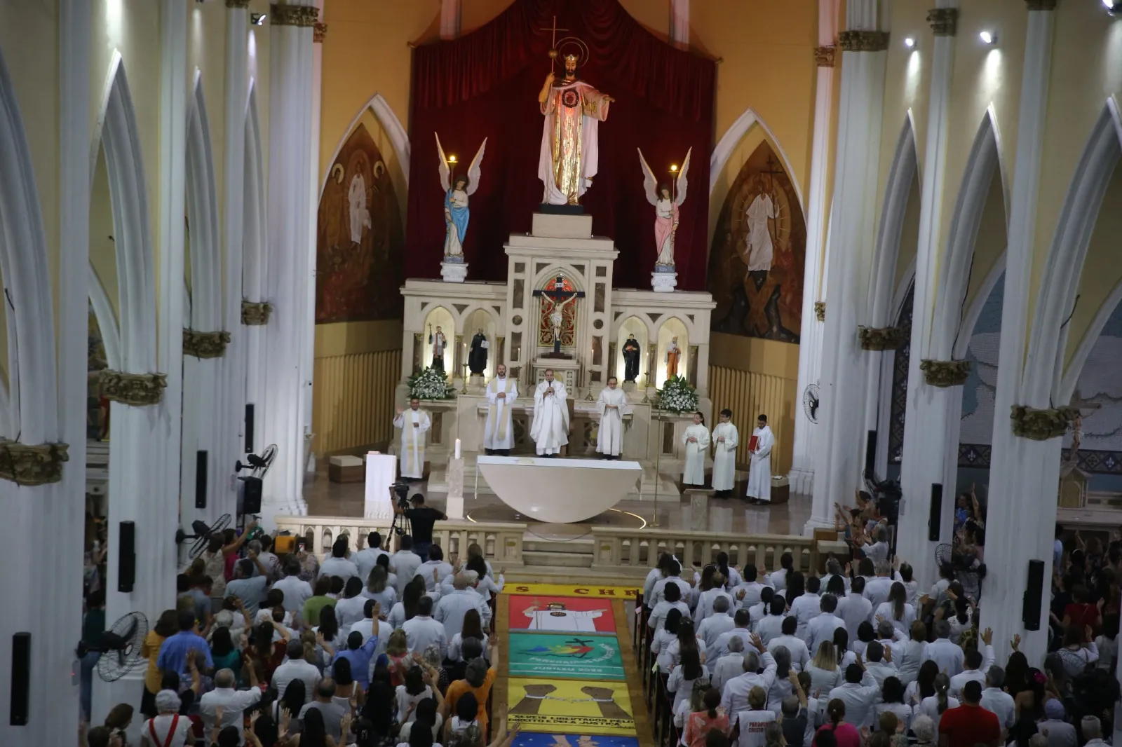 Início da missa de Corpus Christi 2024 na Paróquia do Cristo Rei, na Aldeota