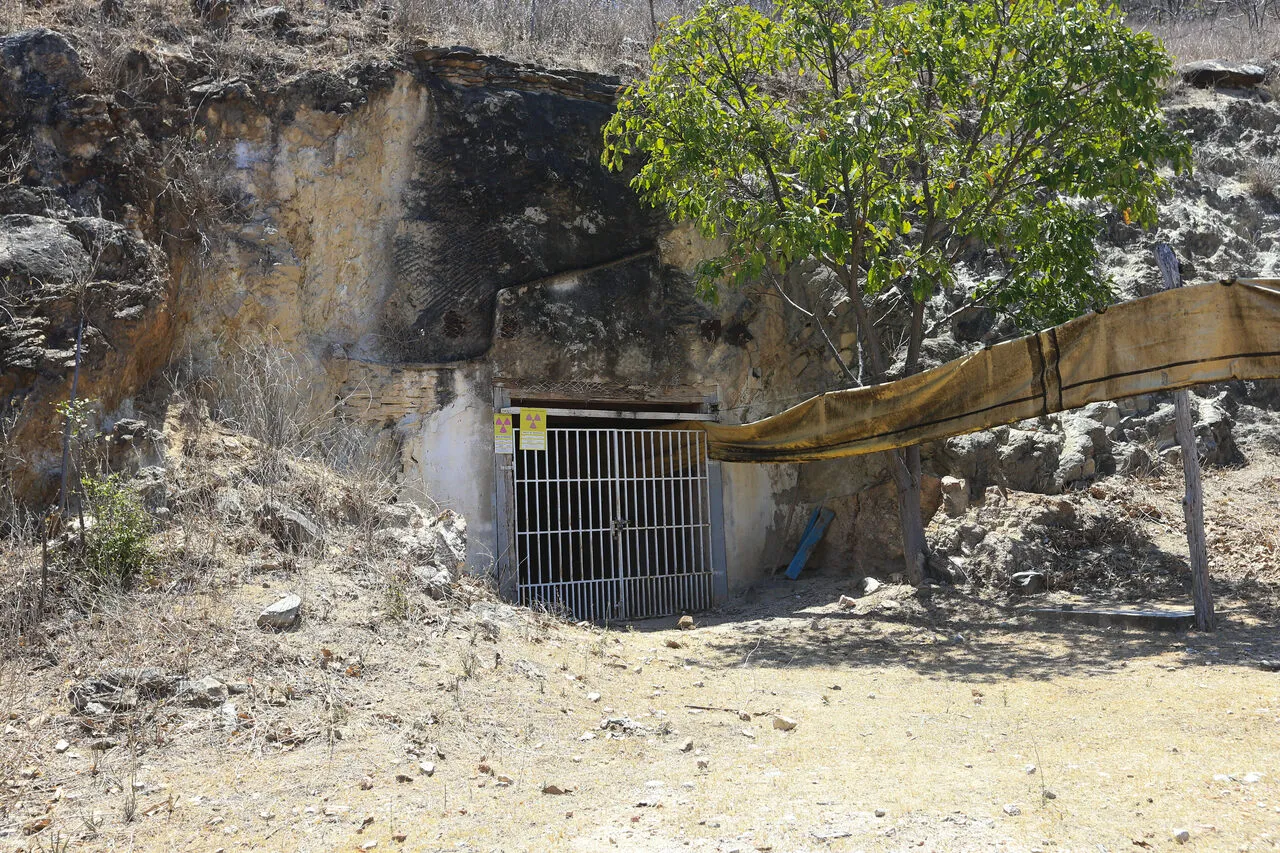 Entrada da mina de urânio