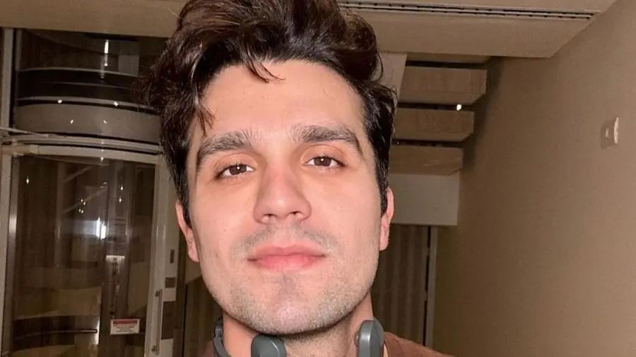 Imagem da notícia: Luan Santana tranquiliza fãs e reaparece nas redes sociais após passar mal: 'Vamo com Deus'