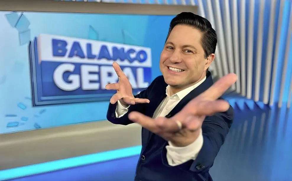 Imagem da notícia: Âncora do Balanço Geral pede demissão antes de apresentar programa e volta para o Paraná