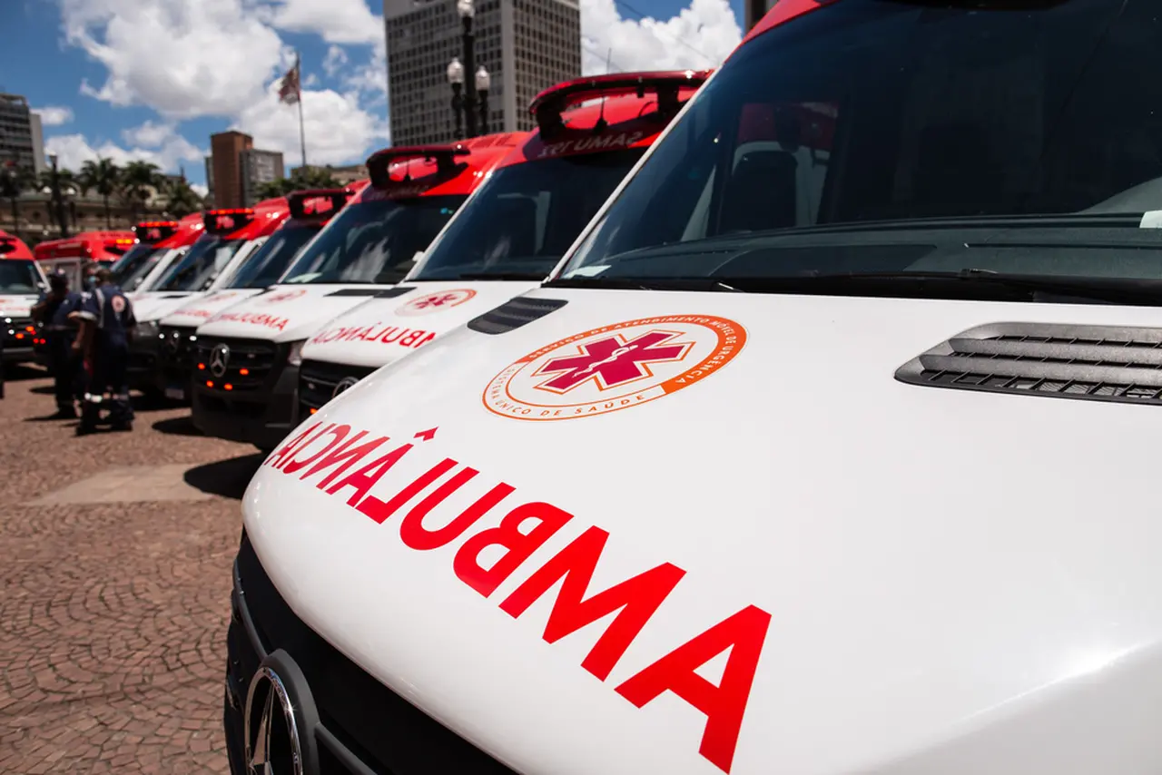 Imagem da notícia: Grávida cai de quinto andar de prédio de luxo para fugir de violência doméstica na Bahia