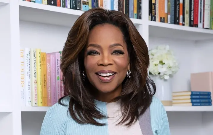 Imagem da notícia: Oprah Winfrey é hospitalizada para tratar de problemas estomacais 