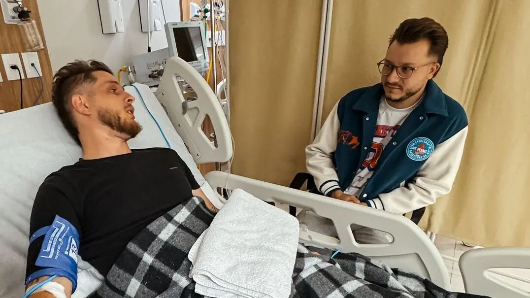 Imagem da notícia: Cantor de dupla sertaneja descobre tumor cerebral após sofrer convulsão 