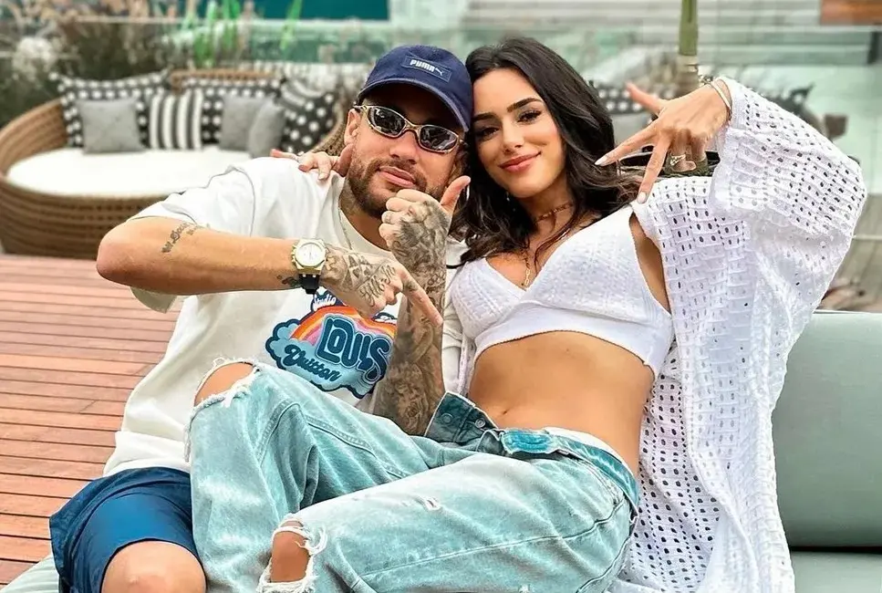 Imagem da notícia: Neymar e Bruna Biancardi passam o Dia dos Namorados juntos 1 ano após polêmica de traição 