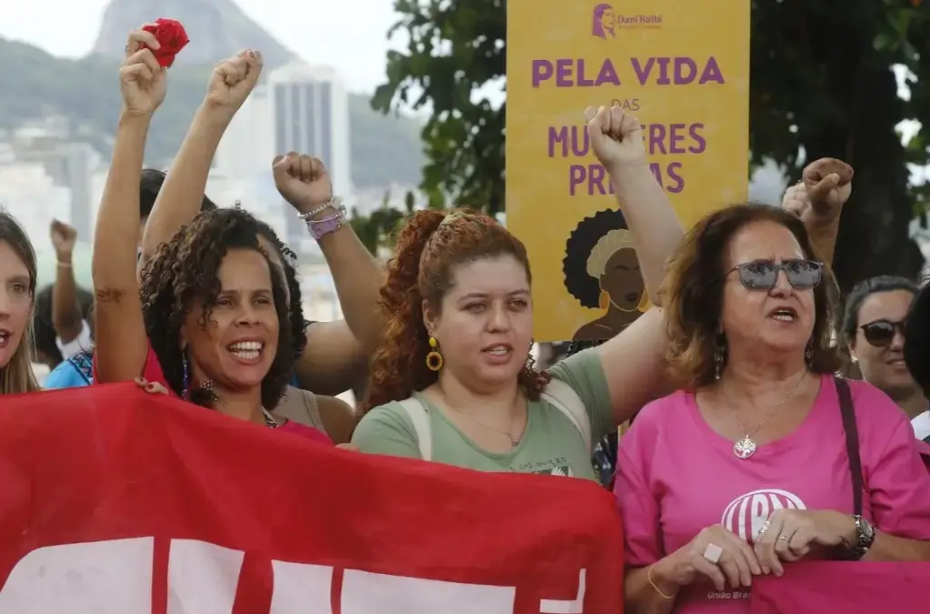 Imagem da notícia: Mulheres vítimas de violência doméstica têm prioridade na fila de cirurgia reparadora pelo SUS