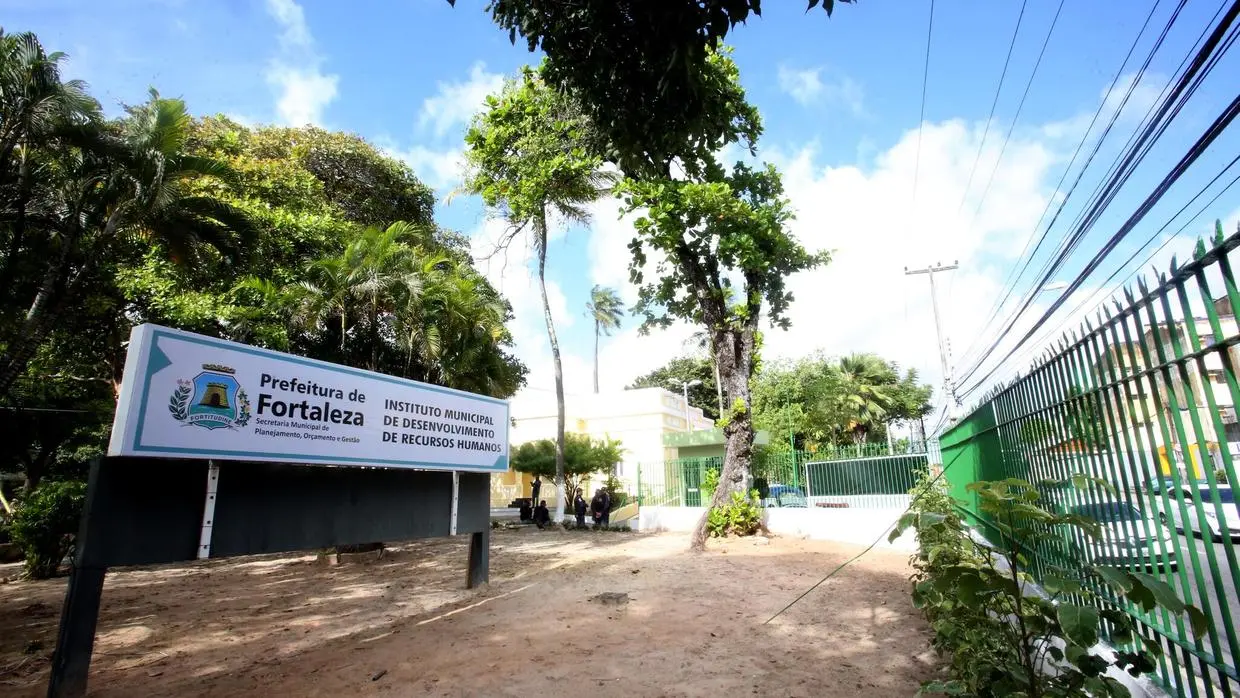 Imagem da notícia: Imparh abre seleção com 910 vagas em cursos de línguas para o 2º semestre 