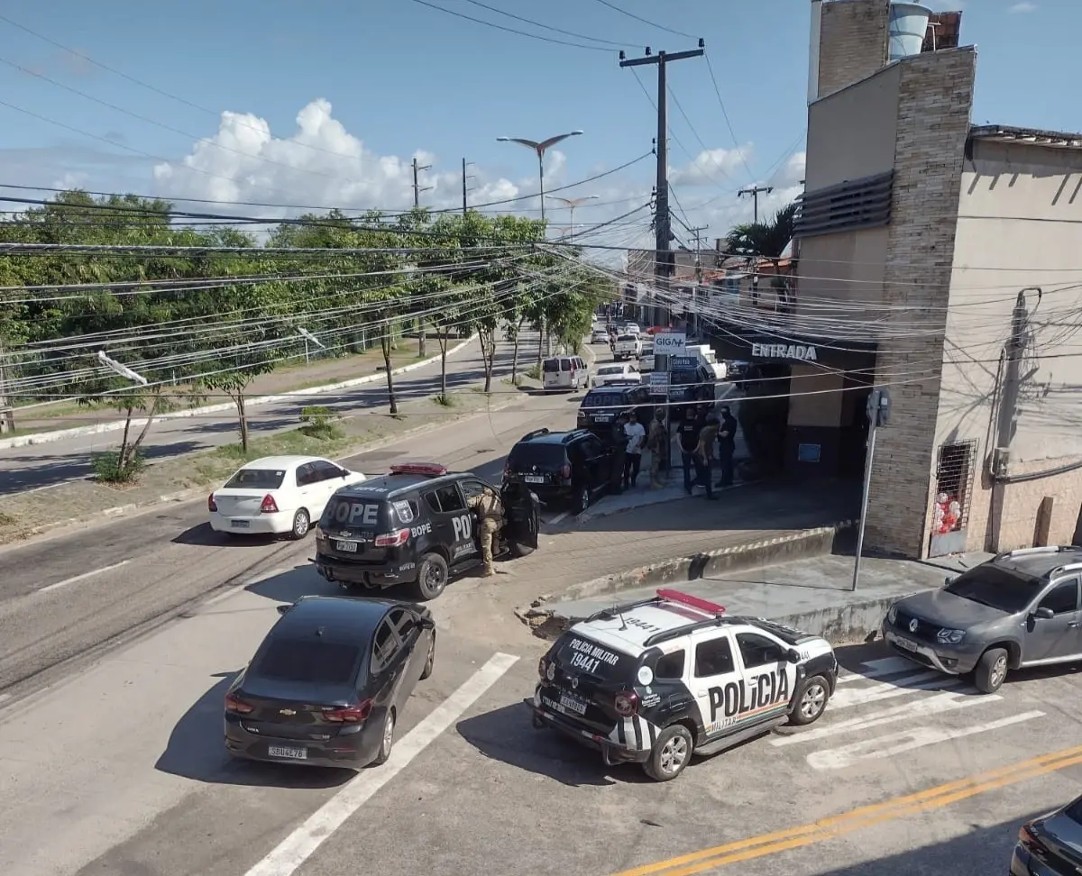 Imagem da notícia: Tiroteio na Praça do Joaquim Távora: dois suspeitos são presos e um é morto em ação da Polícia