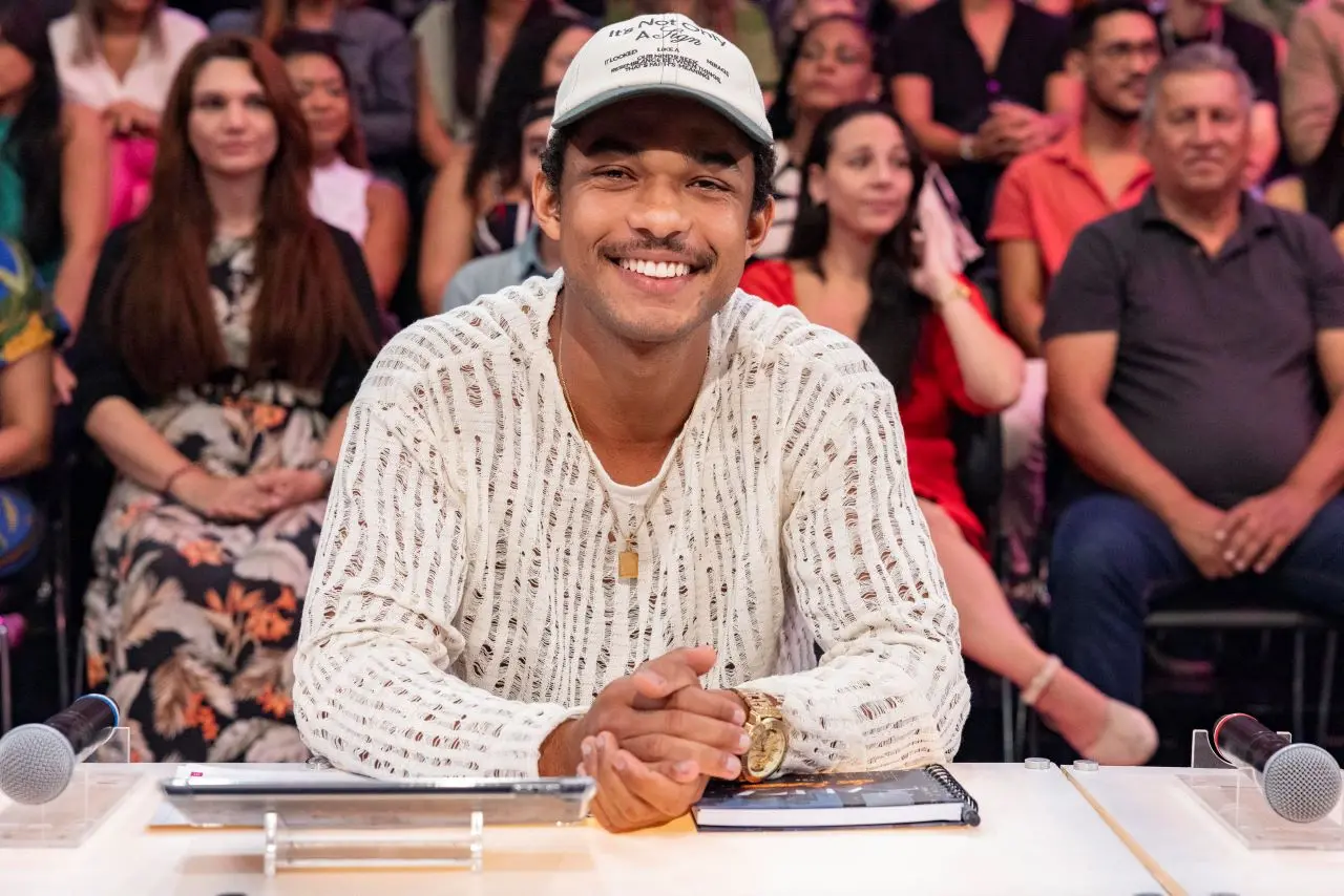 Imagem da notícia: Juan Paiva explica motivo de morar na favela após a fama