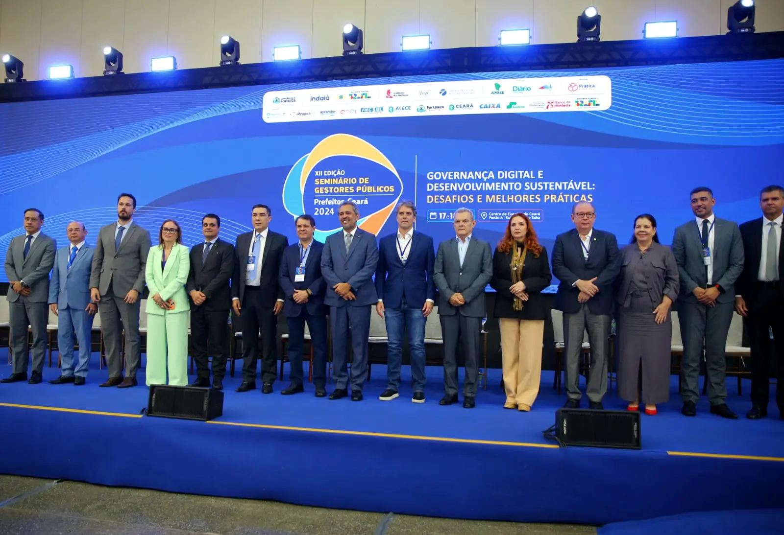 Imagem da notícia: Seminário Prefeitos 2024: gestores firmam pacto para capacitar servidores de todas as cidades do CE