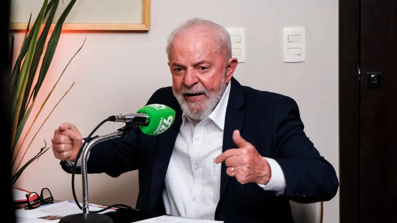 Imagem da notícia: Lula critica pagamento bilionário de dividendos a acionistas da Petrobras: 'Fiquei meio nervoso'