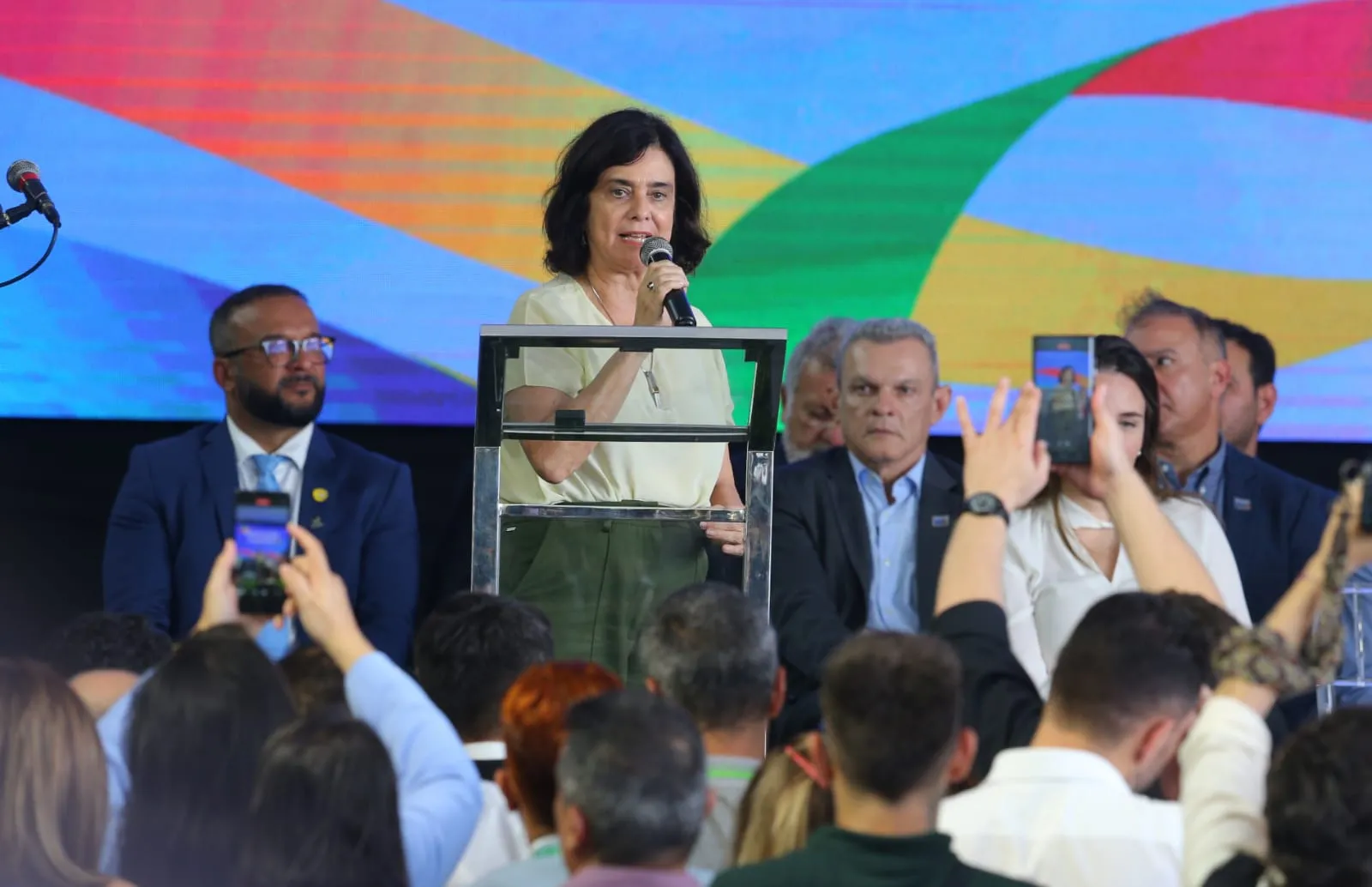 Nísia Trindade, ministra da Saúde, destacou Ceará como referência em áreas da saúde