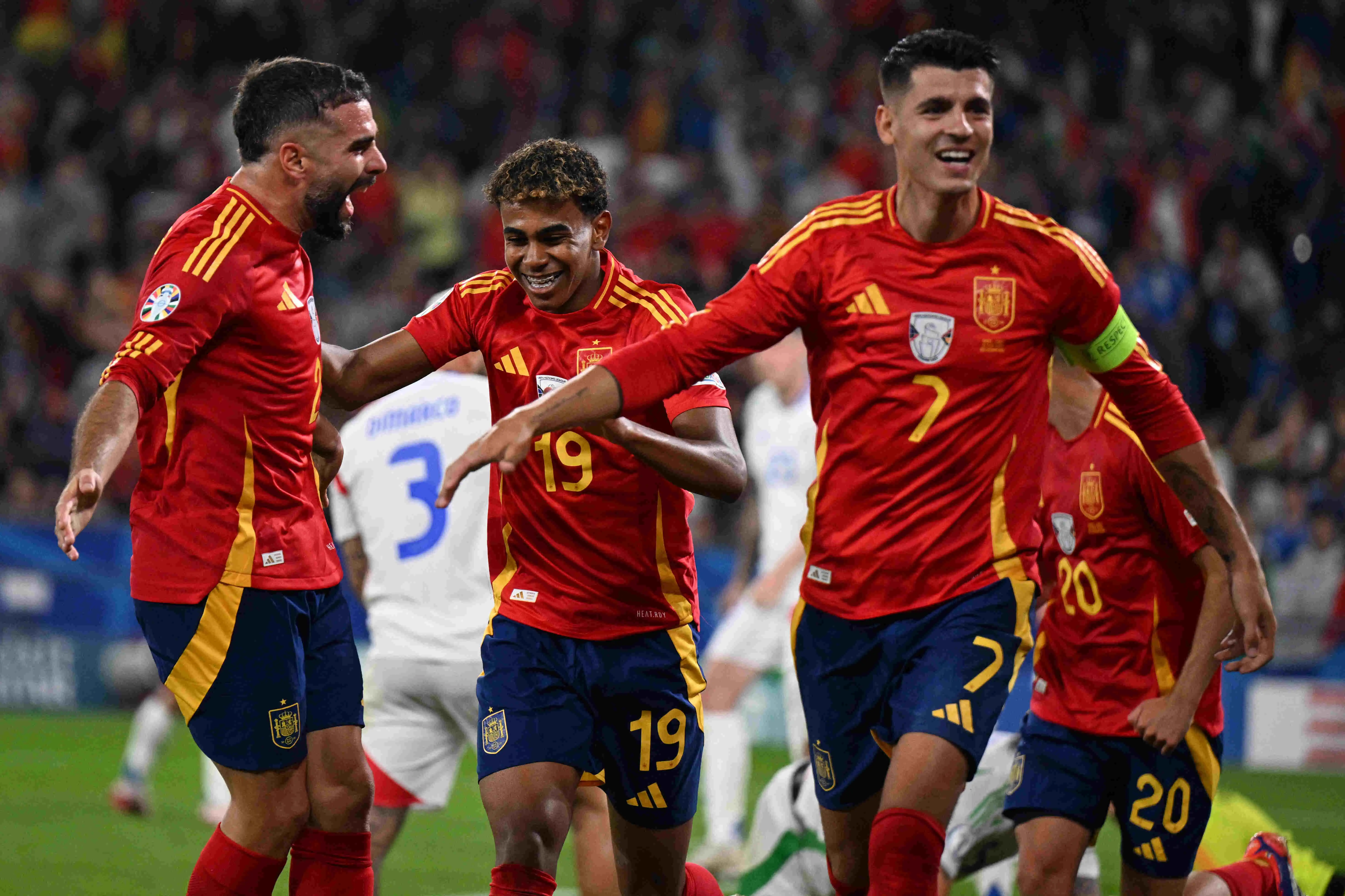 Imagem da notícia Jogos de hoje na TV: veja onde assistir e horário das partidas de sábado (15)