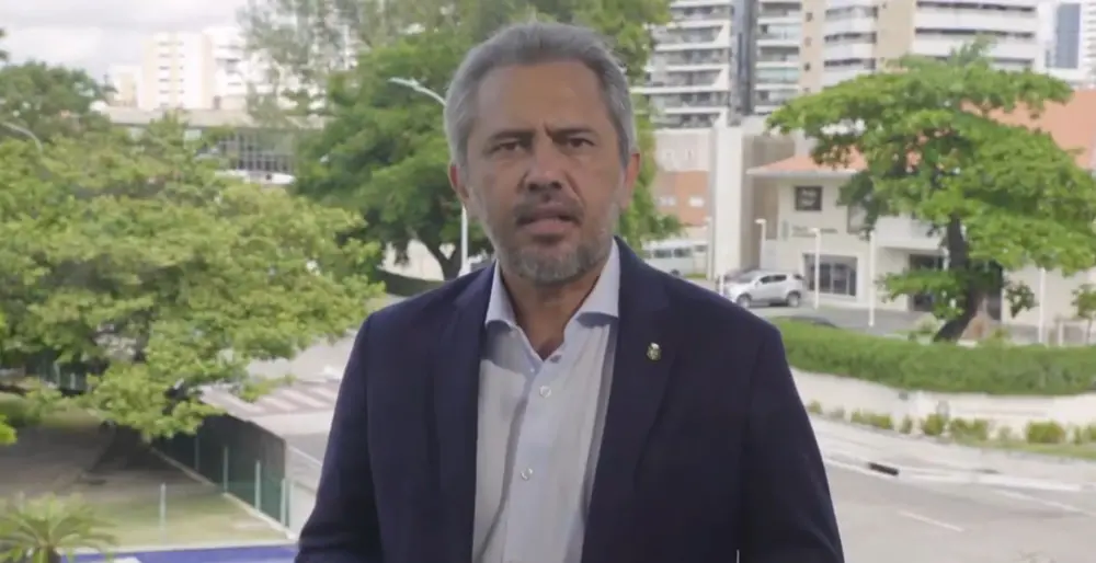 Imagem da notícia: Elmano diz que recentes ações de criminosos no CE não intimidam e cogita pedir apoio federal 