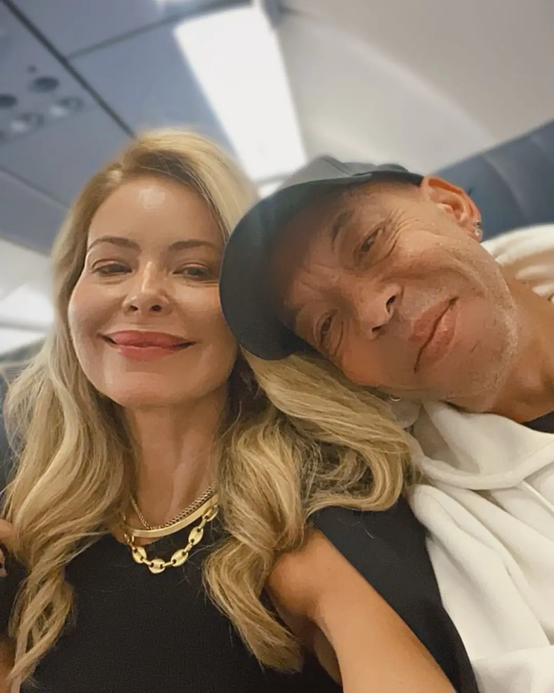 Imagem da notícia: Esposa de Chrystian, Key Vieira volta às redes sociais para compartilhar homenagens ao cantor