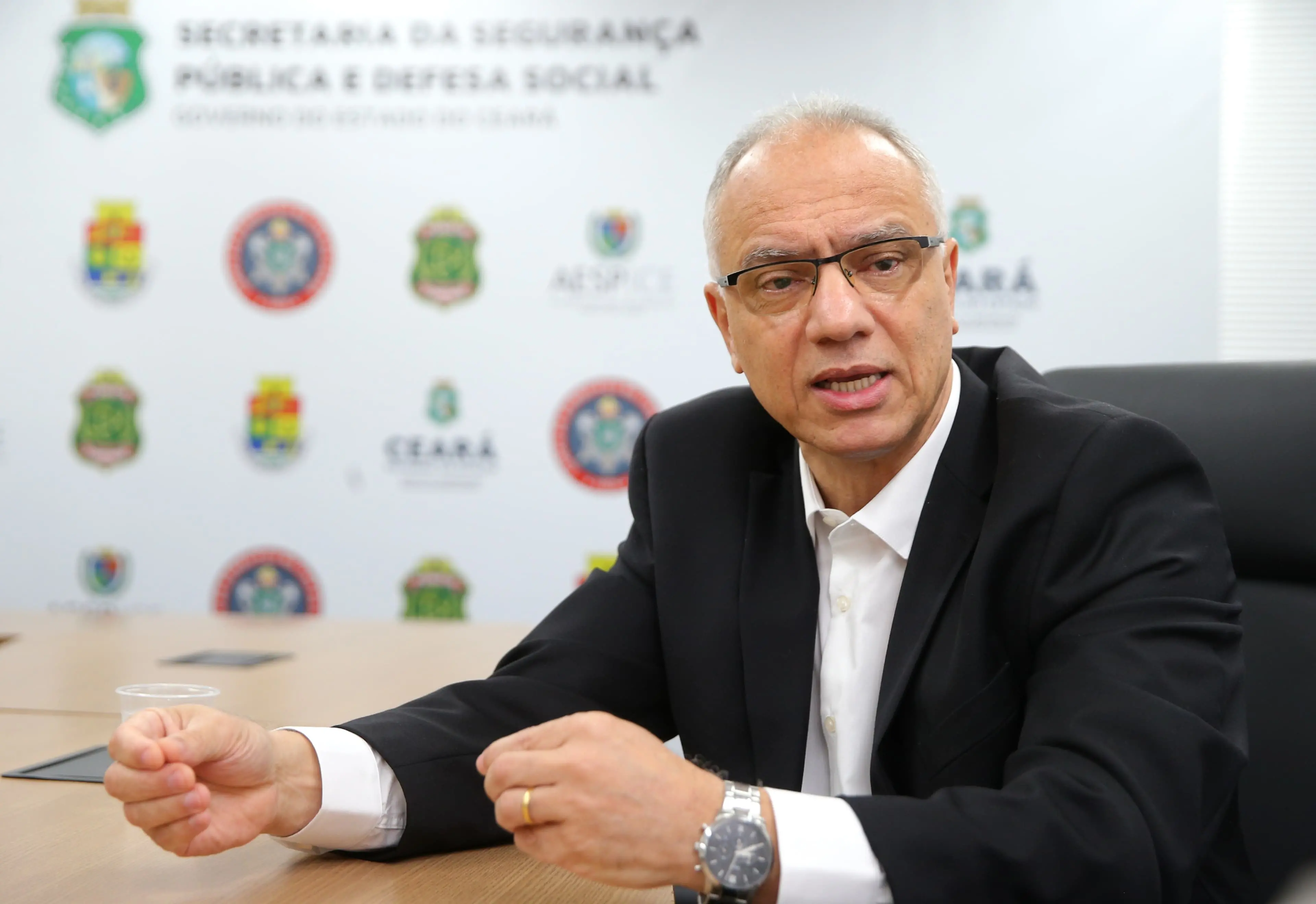 Imagem da notícia: Reforço policial e monitoramento de facções: quais as apostas do Estado para retomar segurança no CE