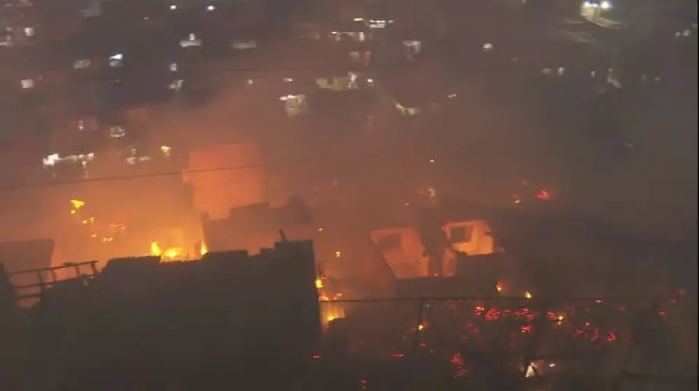 Imagem da notícia: Incêndio atinge comunidade de Olaria, em São Paulo, e mais de 300 famílias são afetadas 