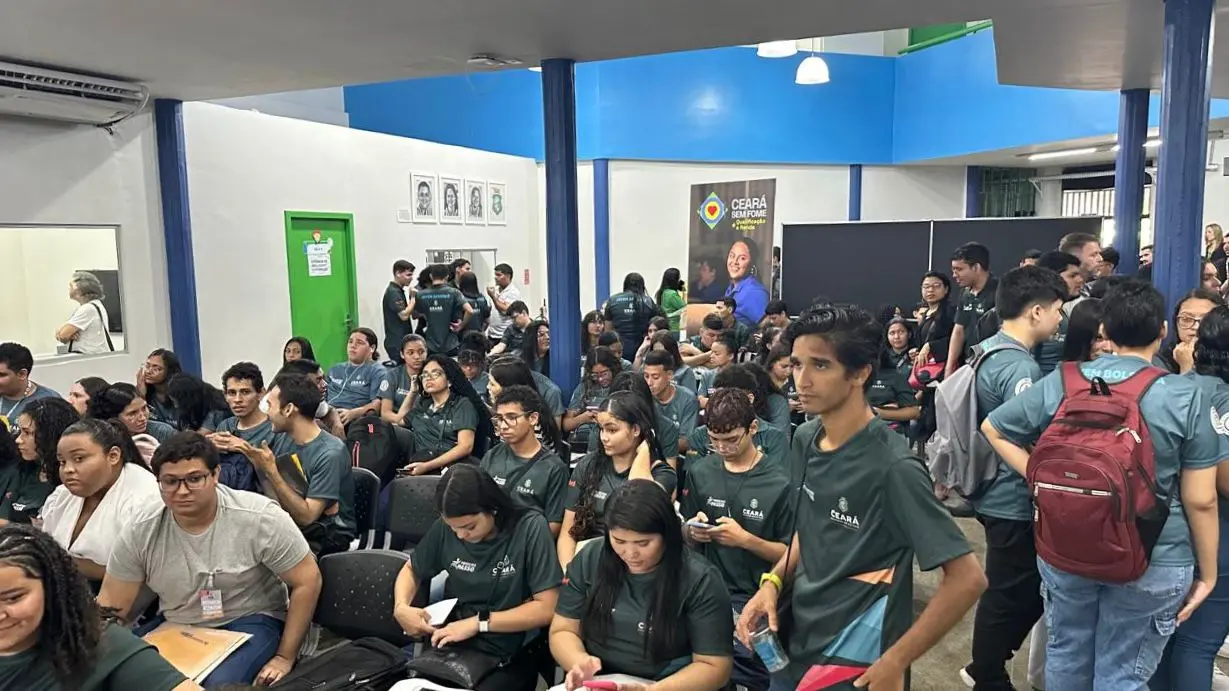 Imagem da notícia: Feirão oferta mais de 700 vagas de emprego em supermercados do Ceará; veja como participar 