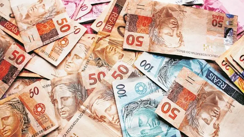 Imagem da notícia: Quem são os 17 cearenses que podem pagar quase R$ 1 bilhão de imposto sobre fortunas