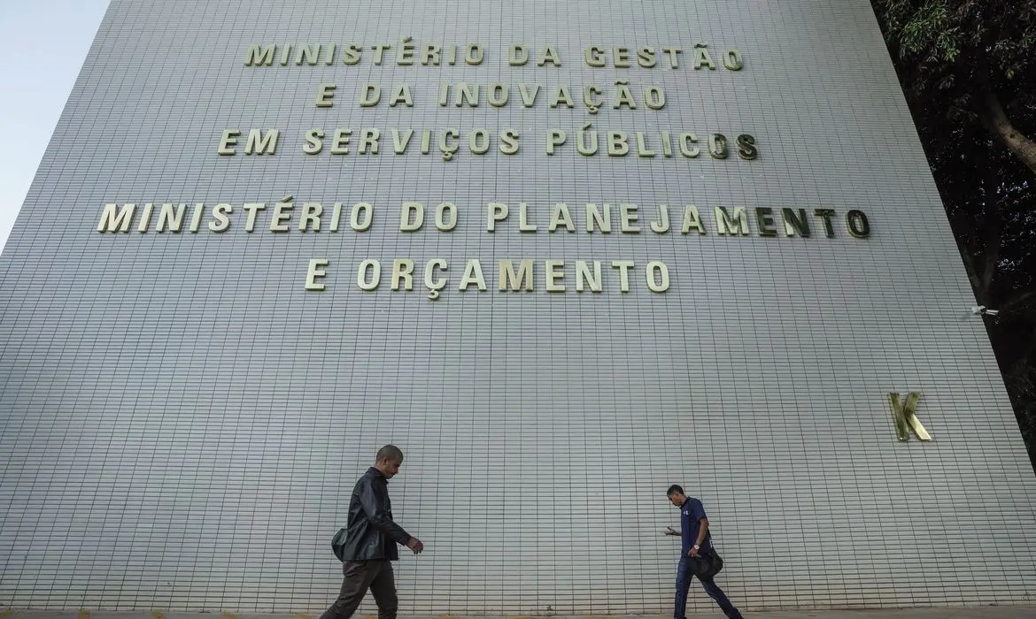 Imagem da notícia: Como o corte de gastos avaliado pelo governo federal pode afetar o Ceará?