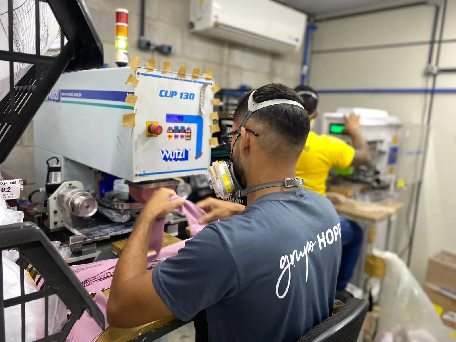 Fábrica emprega mais de mil funcionários. No local, são produzidas peças que vão para todo o País e para fora do Brasil