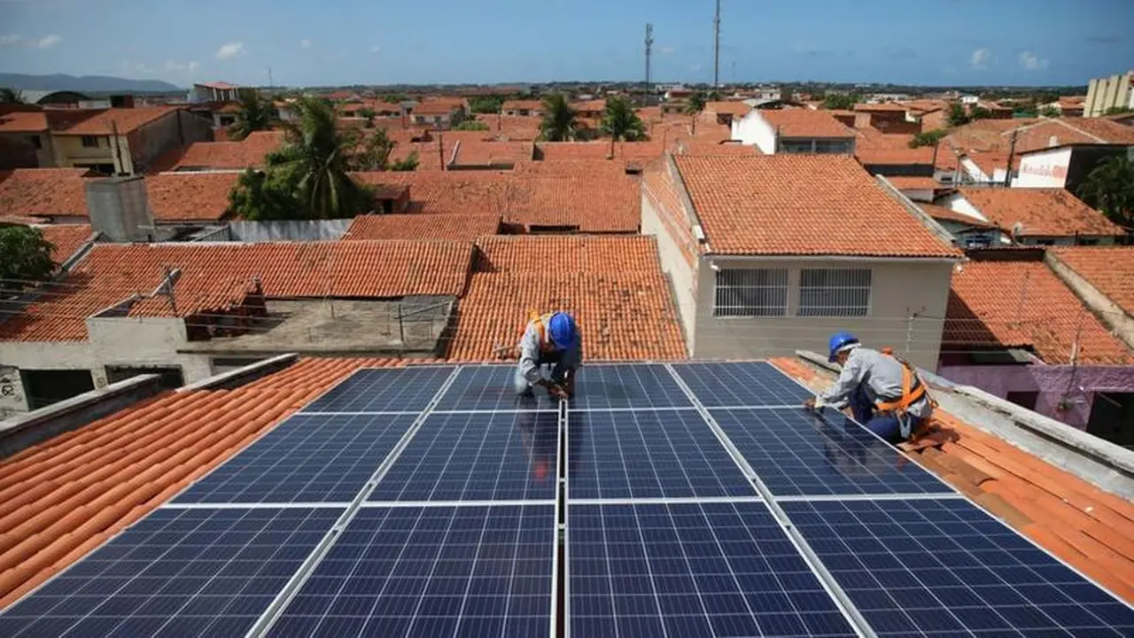 Imagem da notícia MP 1304: Nova taxa ameaça quem produz energia solar